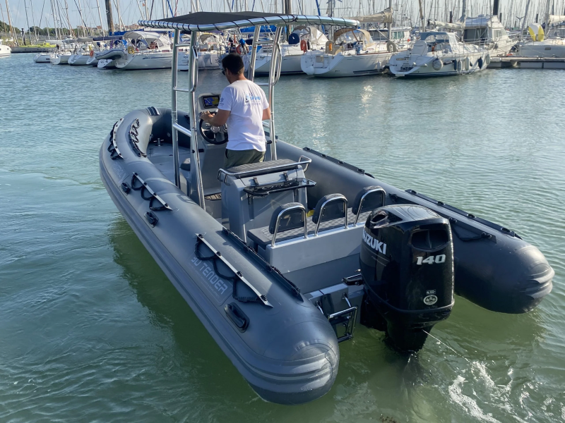 Как защитить лодку ПВХ от проколов и повреждений