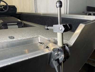 Поворотный кронштейн RD0500 на транец лодки ПВХ